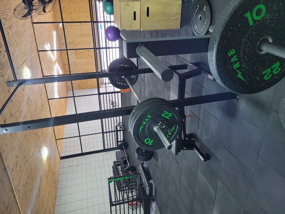Área de musculação e treino funcional